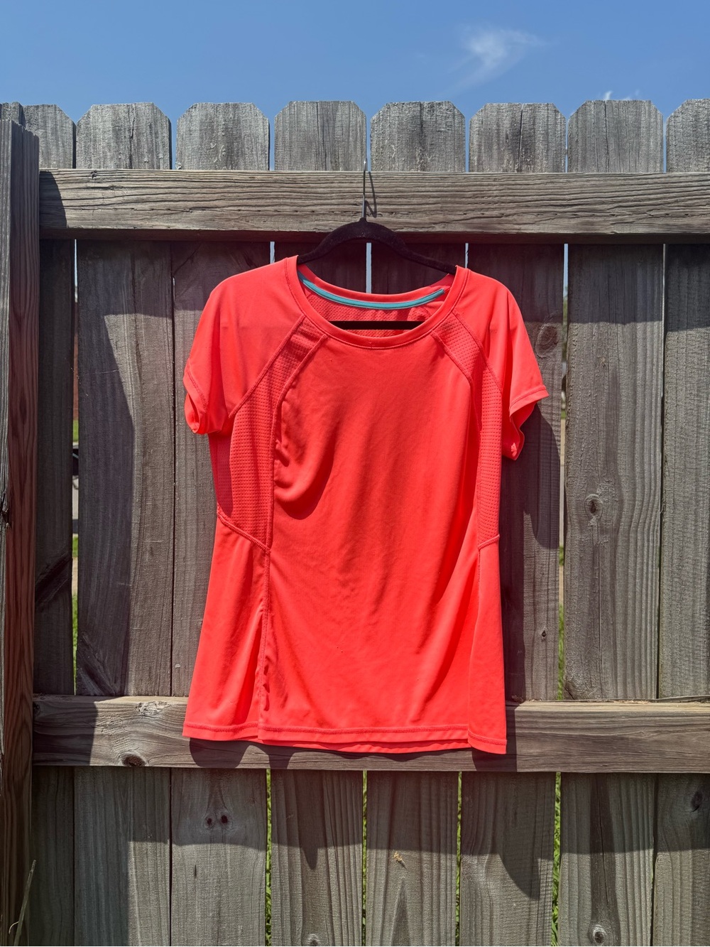 Xhilaration Coral Short Sleeve Active Slim Fit Tee